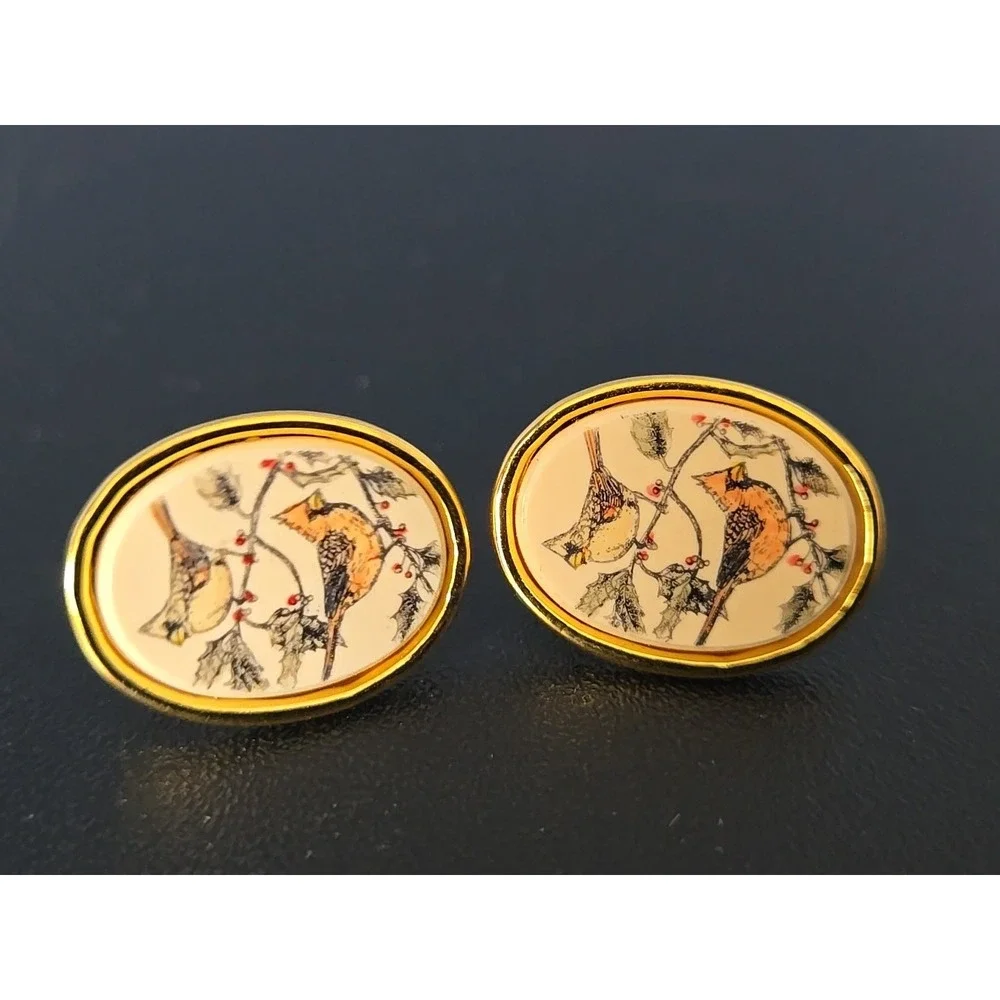 Vintage Barlow bird Birds Earrings Stud Pierced Gold‎ Tone Scrimshaw Oval